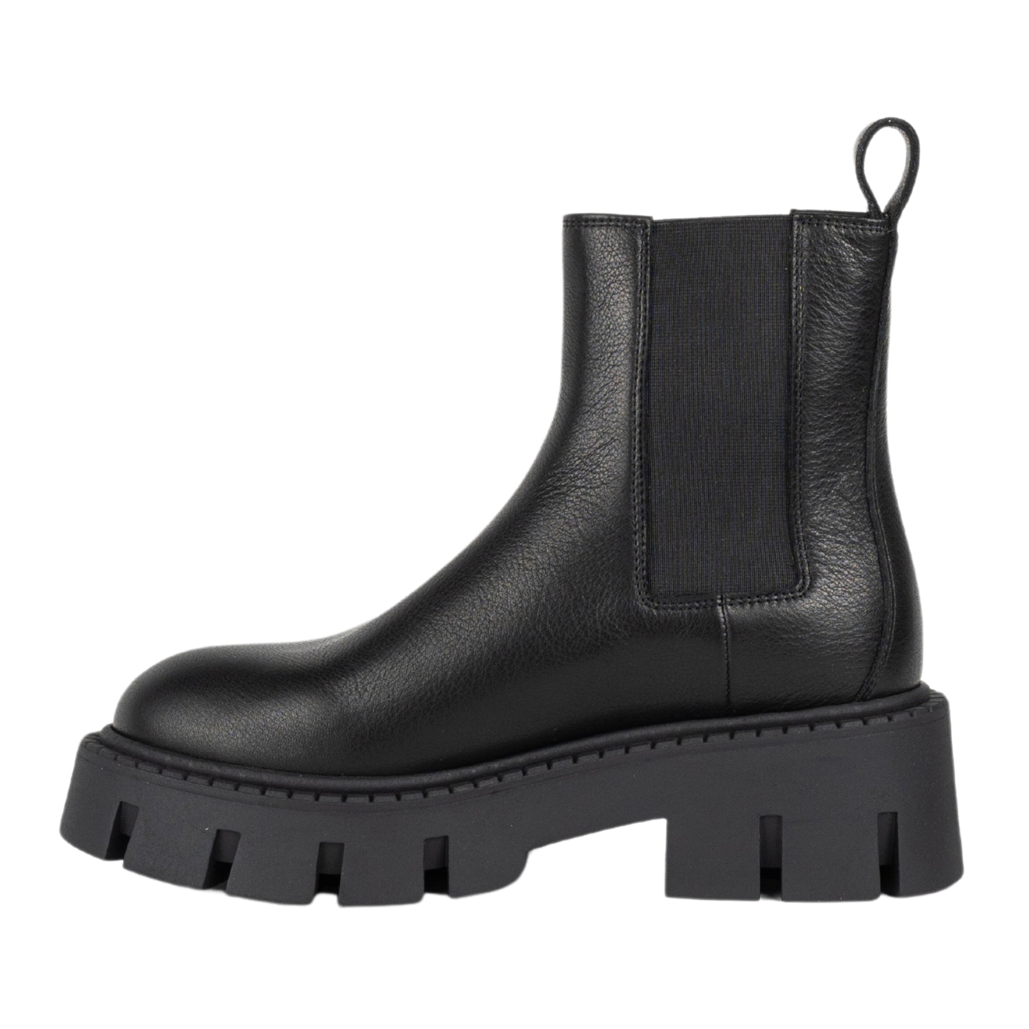 Leather Chelsea boot in black