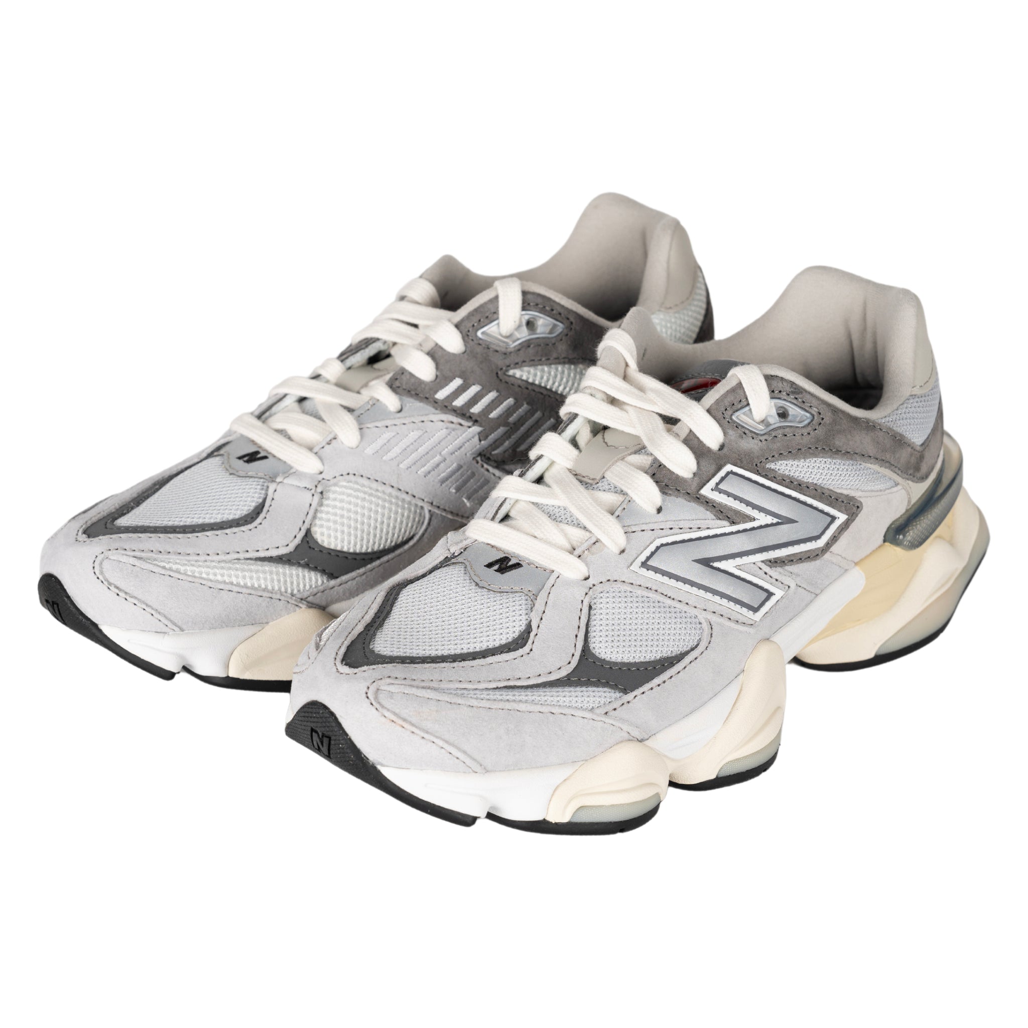 9060 Sneakers in Grey