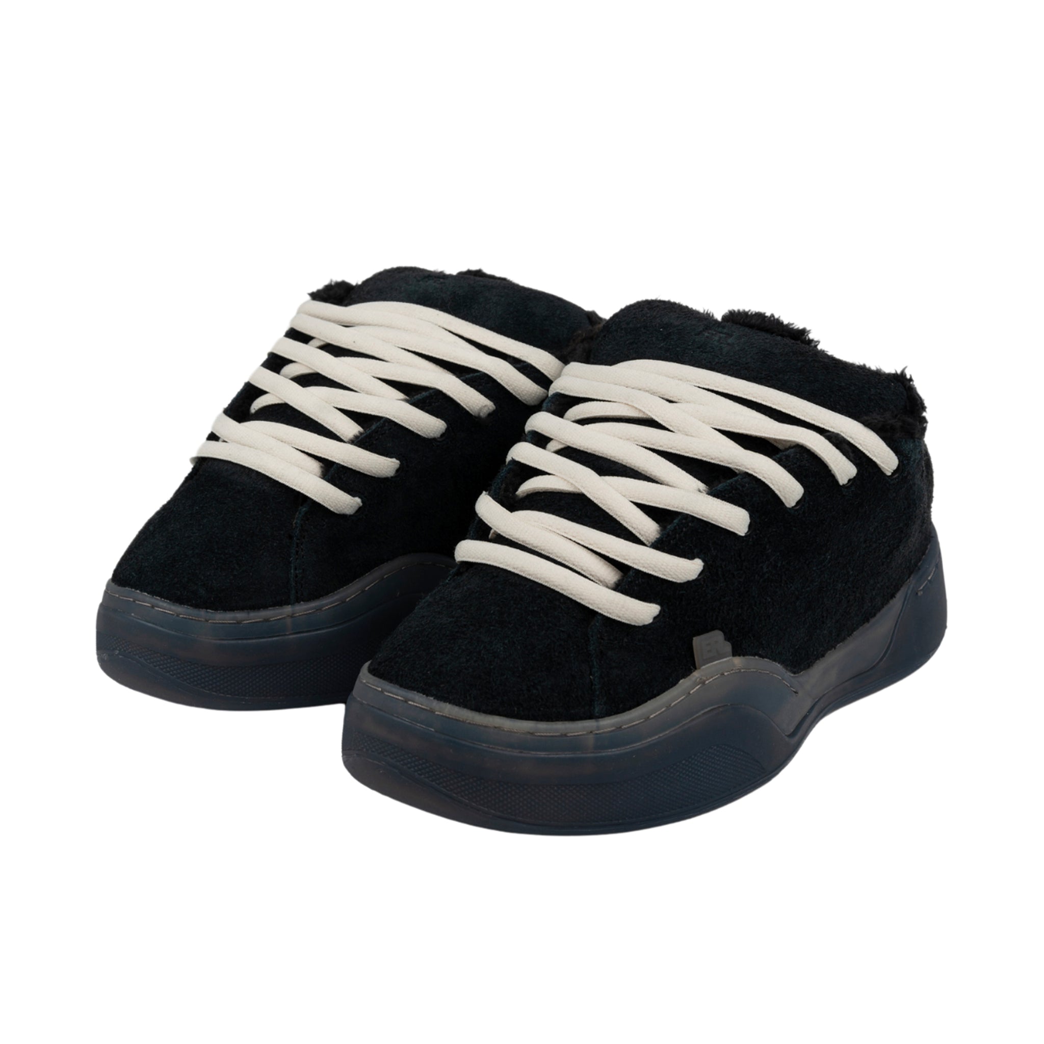 Vamps Skate Sneakers in Pirate Black